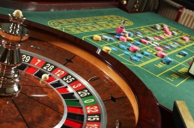 Live Free Bet Blackjack dealer at mahkota338 with multi-camera display
